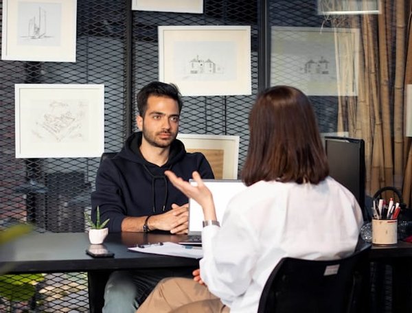 Comment se démarquer dans une recherche d'emploi en tant qu'assistant administratif ?