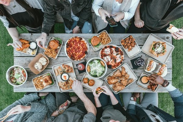 Quelles astuces pour préparer des repas rapides et sains pour une famille nombreuse ?