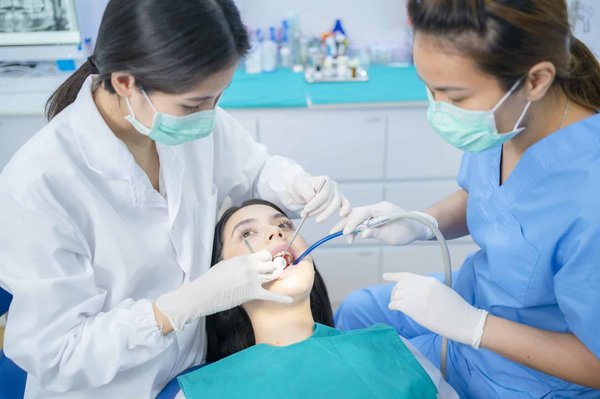 Comment devenir un maître dans l'art de la dentelle aux fuseaux ?